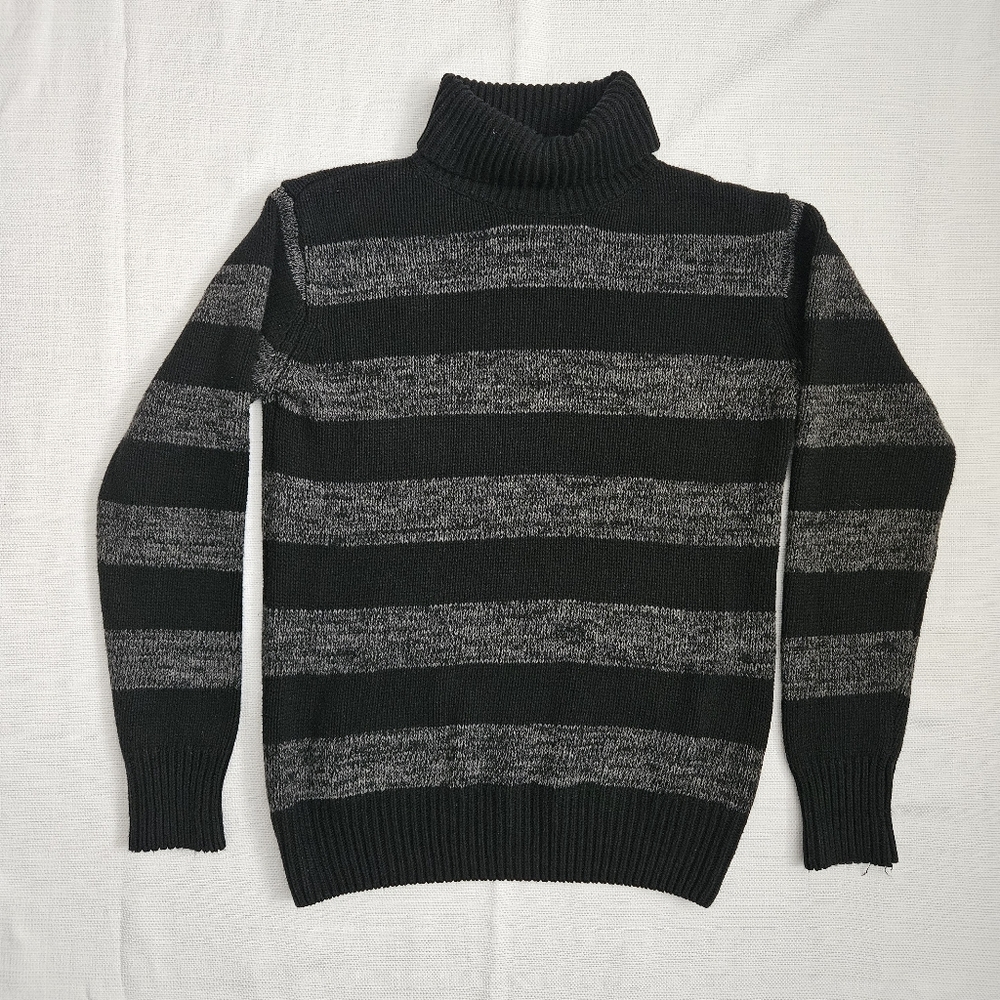 Eddie Bauer‎ Womens Black and Gray Striped Sweater